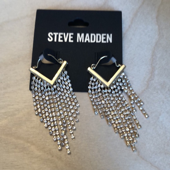 Steve Madden Gold Tone V Drop Earrings With Crystal Fringe Accents NWT - Picture 2 of 10